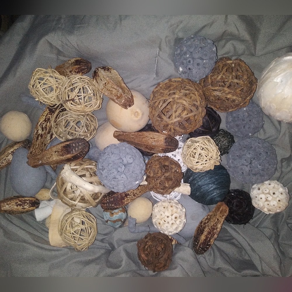 63 pc. Bowl filler
